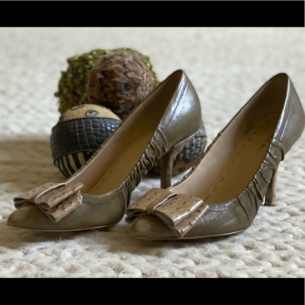 Tahari Becker heels with bow